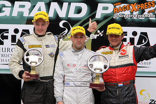 Eric van den Munckhof links weer op podium naast winnaar Danny Bleek